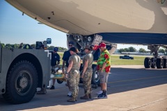 Team USA UND A330 arrives 4