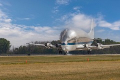 Super-guppy-landing-nose-wheel-