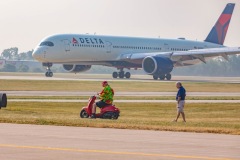 Canada-smoke-Delta-A-350-at-Pappa2-