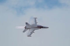 F-18-smokin-turn-