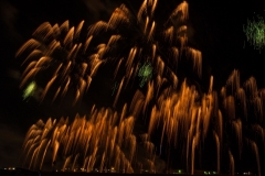 9-Fireworks-raining-fire-in-the-sky-