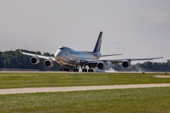 747-800-Arrives