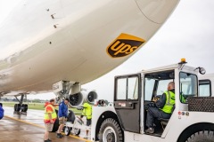 UPS-747-Hooked-up-2-