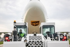 UPS-747-hooked-up-