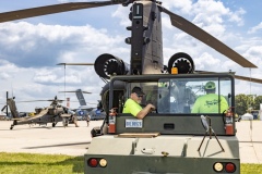 Skor-parks-the-CH-47-