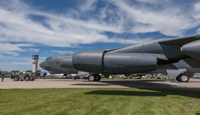 B-52-Welcome-to-Oshkosh-1