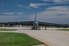 B-52-Bringing-her-in-1