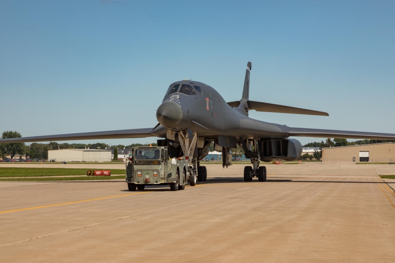 B1-B-arrives-1