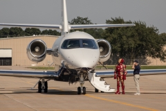 Iron-Man-Greets-the-jet-3