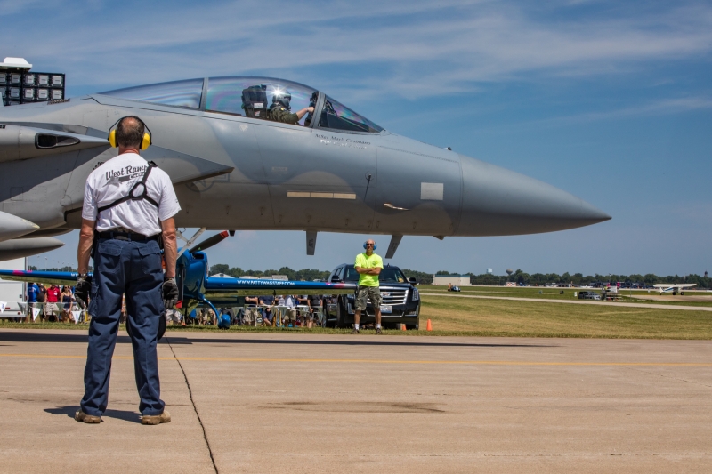 Eric-and-Keith-get-the-F-15-ready