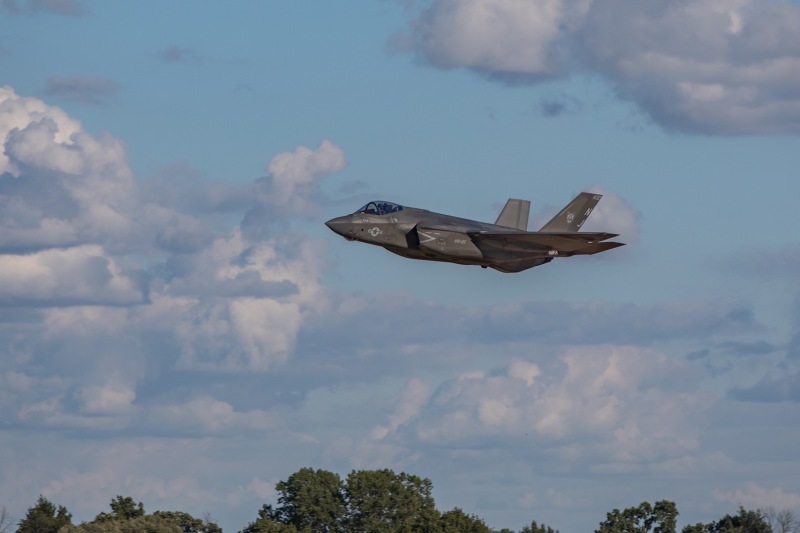F-35 Low pass 1