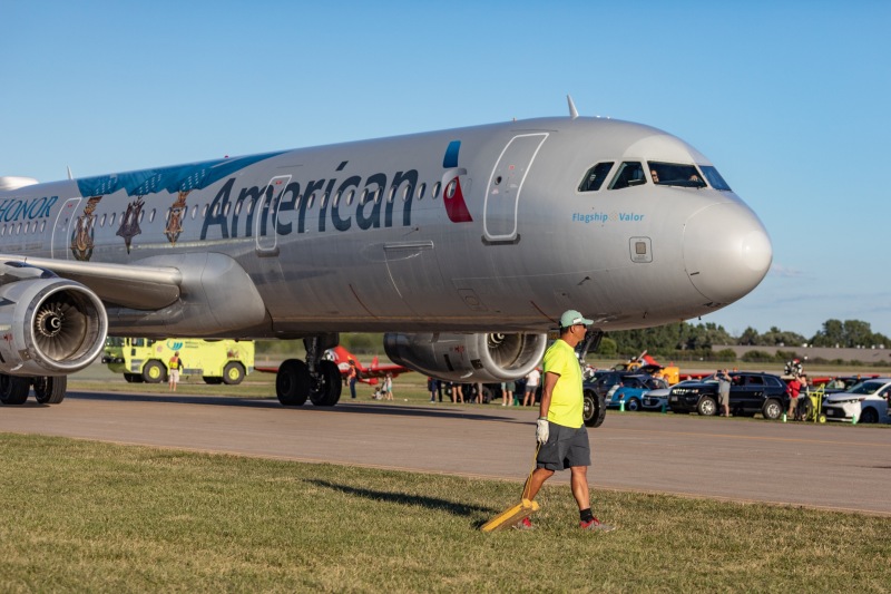 Honor flight arrives 2