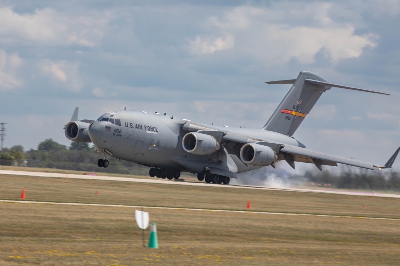 C-17-Smoky-tires-
