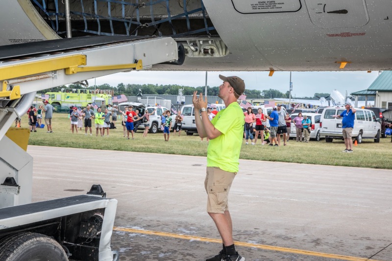 Honor-Flight-aligning-the-Belt-loader-