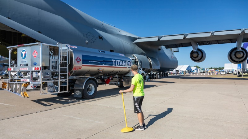 Big-Plane-small-Tanker-
