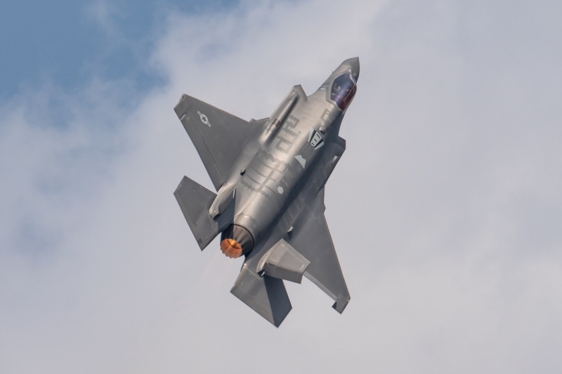 1-F-35-Cranking-and-banking-1