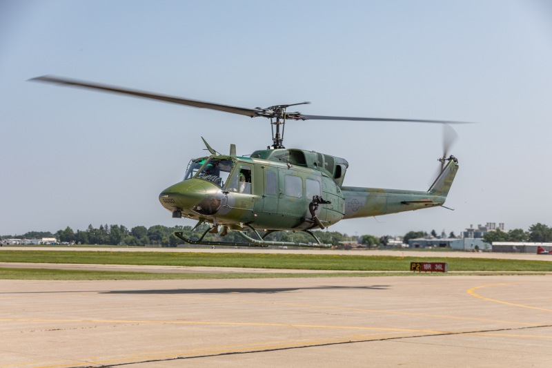 UH-1-on-approach-2