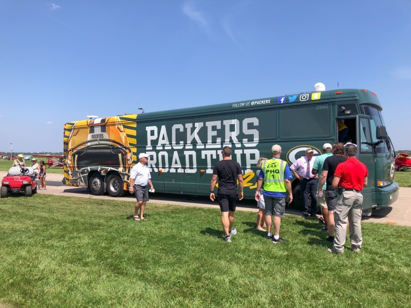 Packers-on-the-field-2-
