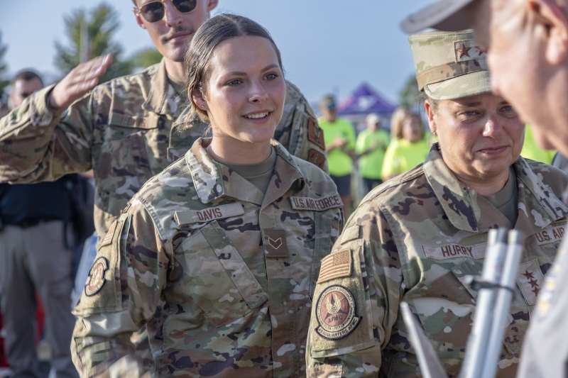 Davise's greet MOH soldier