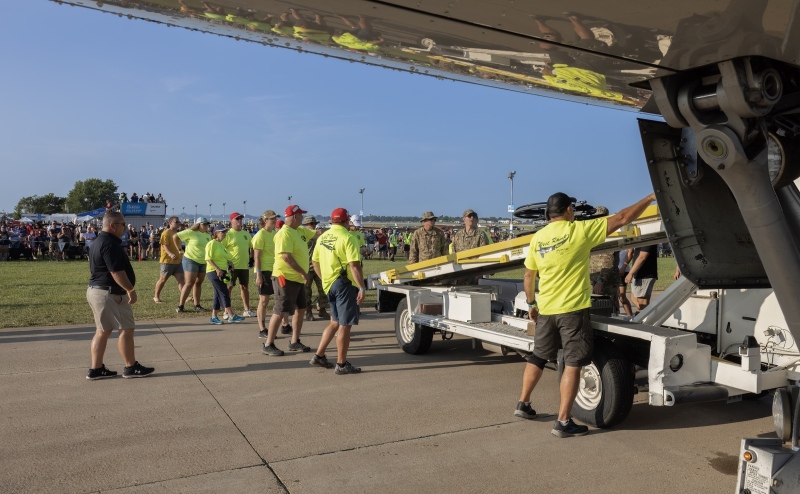 Honor Flight baggage handlers 2