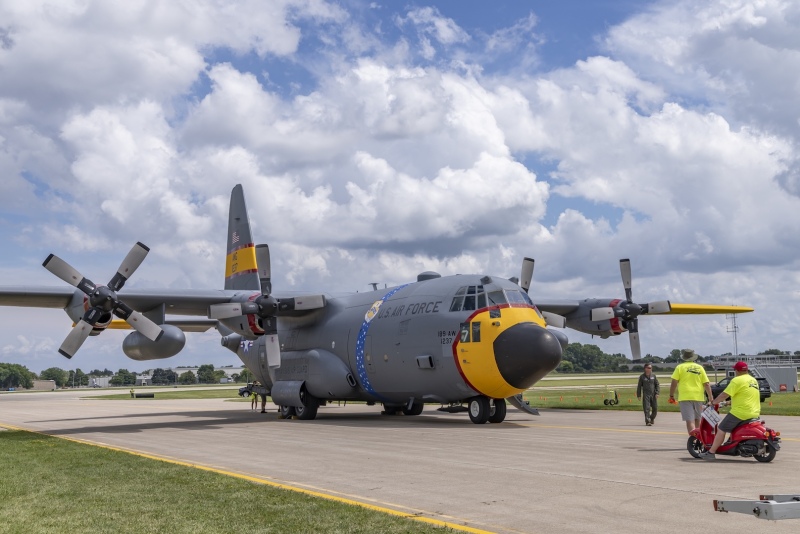 Arkansas-C-130-on-the-ramp