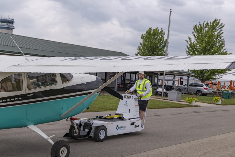 Jake-Pulls-AOPA-182