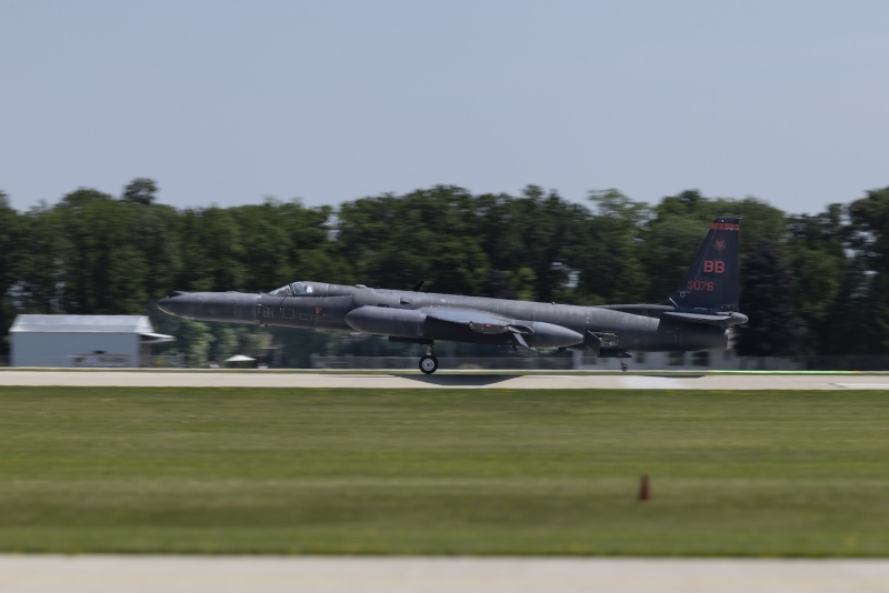 U-2-Touchdown-1