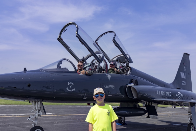 Alex-helps-with-the-T-38