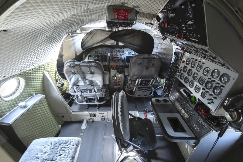 Connie-cockoit-1