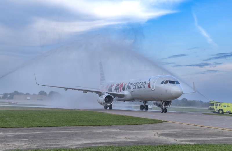 Honor-flight-arrives