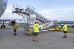 Honot-Flight-ready-wioth-the-airstairs-2