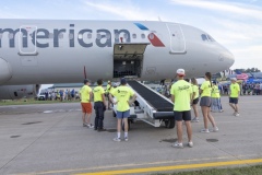 West-Ramp-Crew-Ready-to-unload
