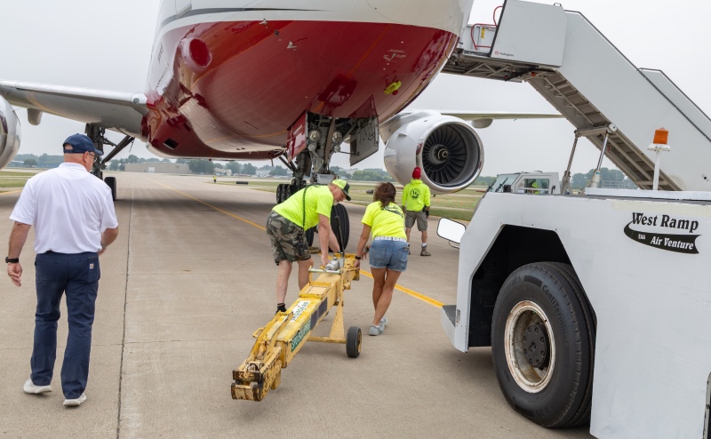 777-Tow-bar-1-