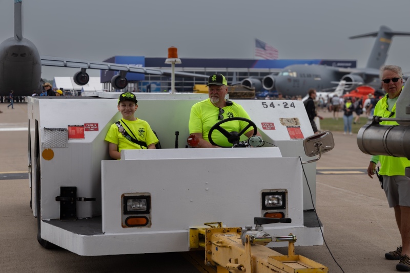 Alex-and-Skor-tow-the-777-2-
