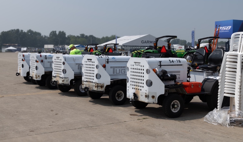 United-tugs-in-a-row-3-