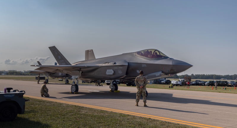 F-35s-arrive-on-the-ramp-