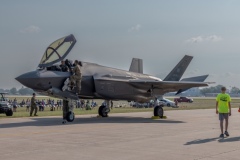F-35s-arrive-on-the-ramp-2-