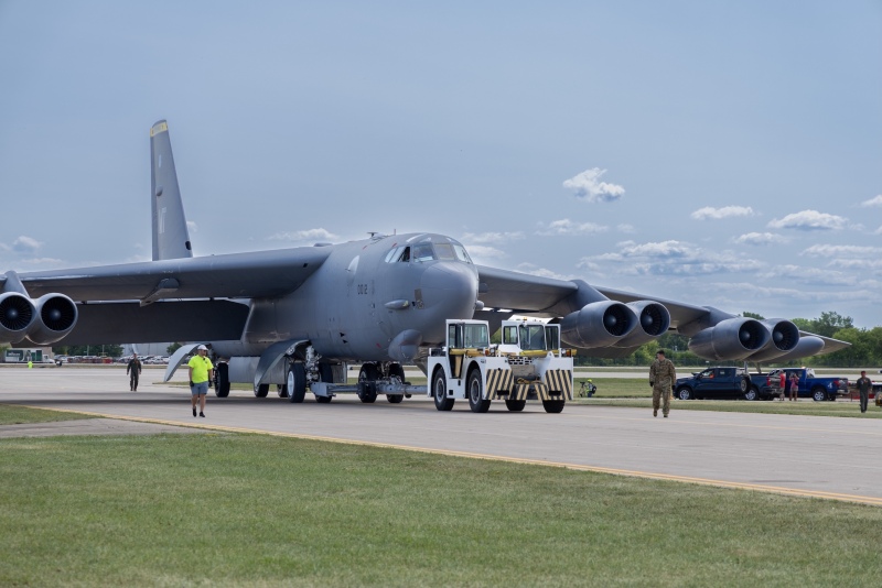 B-52-on-teh-throat-