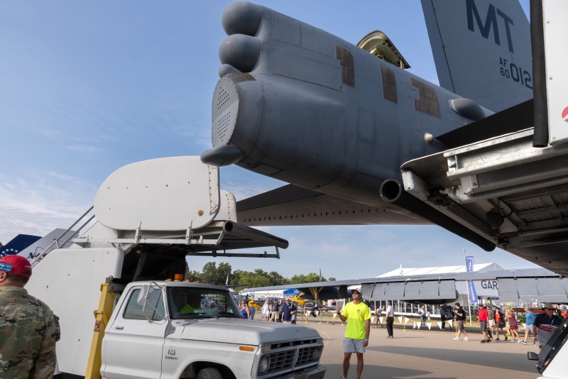 B-52-Packing-the-Drag-Chute-two-airstairs-1-