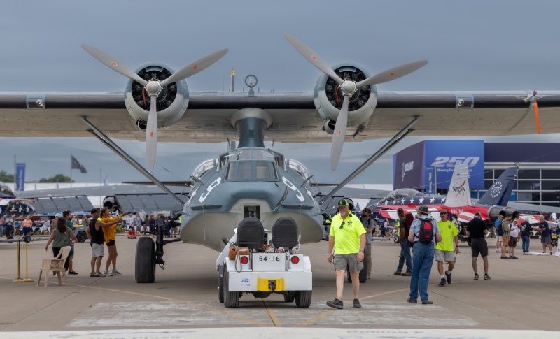 Skor-moves-the-PBY-1-