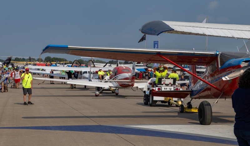 the-final-rush-mixing-the-crowd-with-the-planes-2-